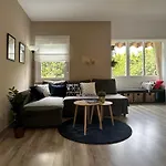 Charming Beach Apartment - Relax & Work