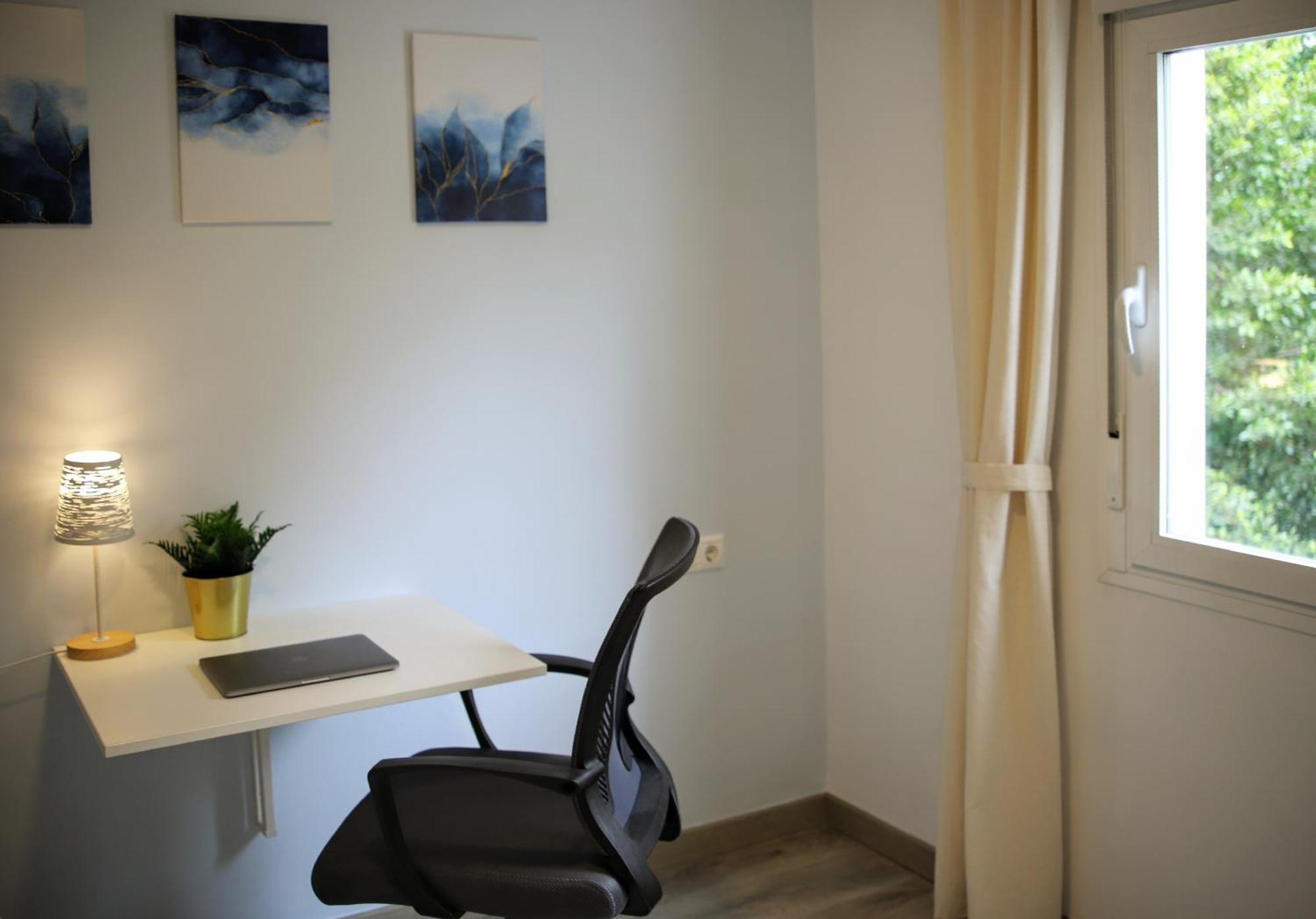 Charming - Relax & Work Apartment